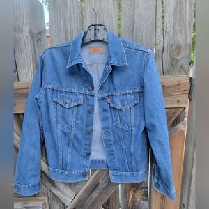 Vintage Youth Levi's jacket with flowers  on the back , made in Canada s…